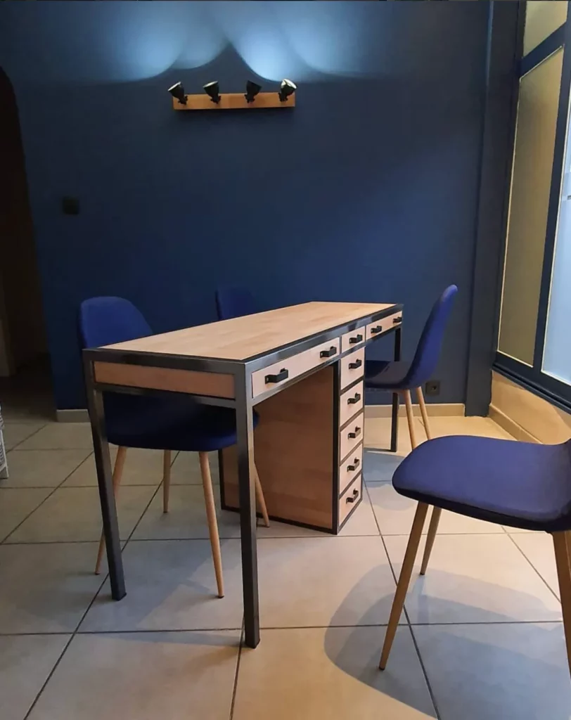 Artisan métallier spécialisé en fabrication de mobilier sur mesure à Ambérieu en Bugey