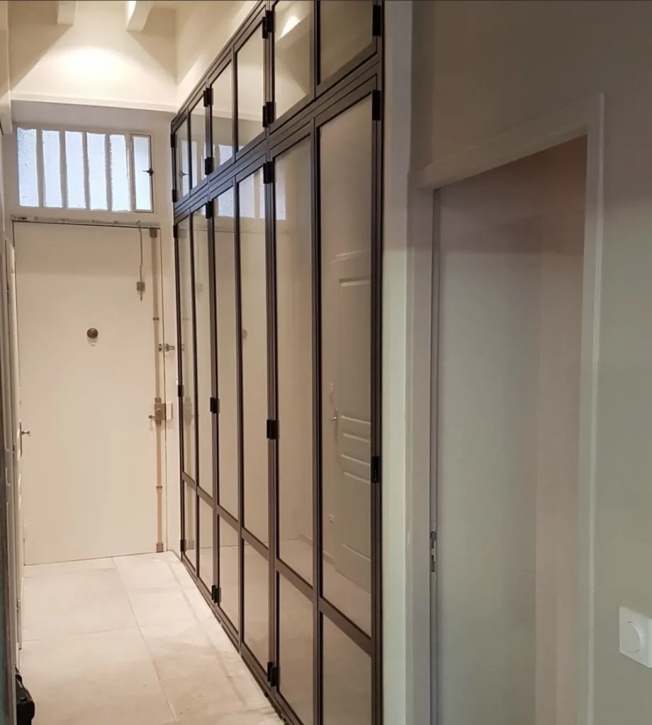 Conception de porte en métal accordéon à Lyon et ses alentours