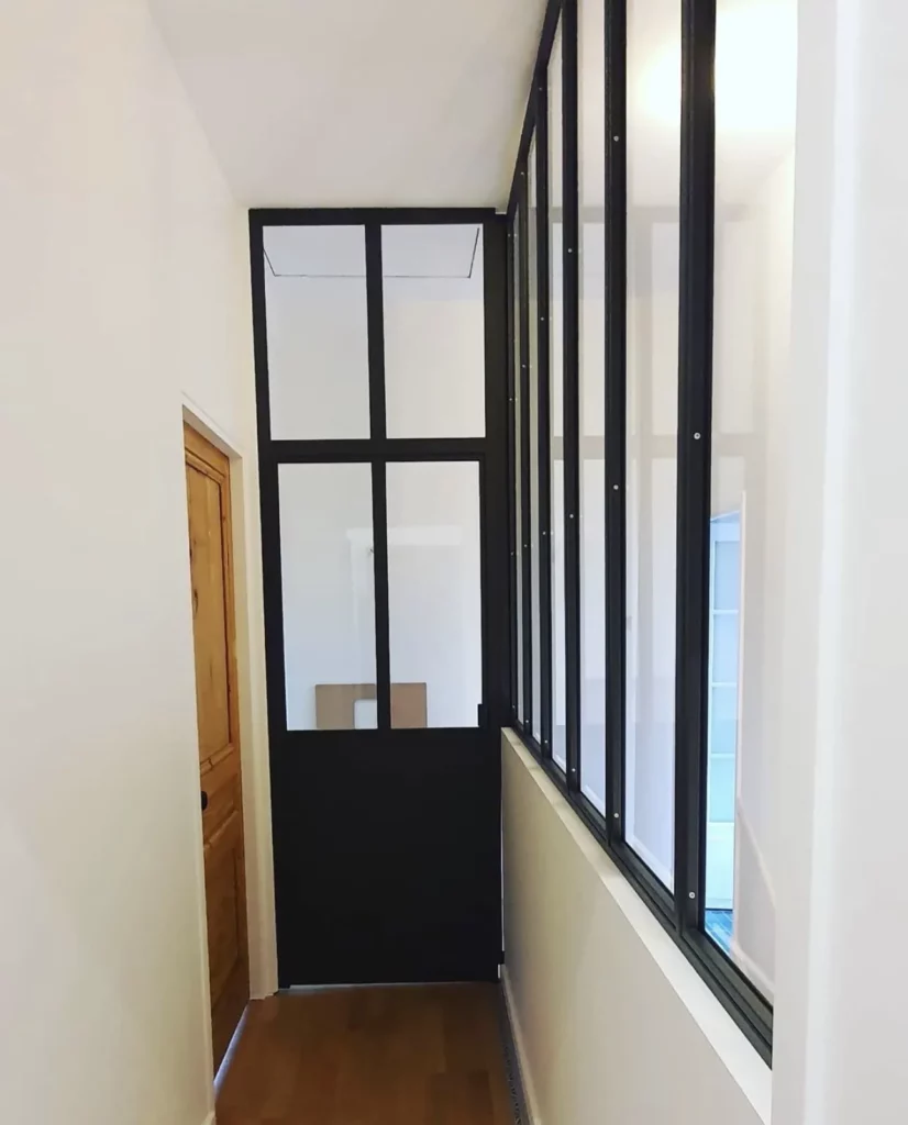 Conception de porte verrière battante à Lyon et alentours