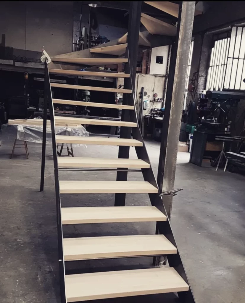 Conception d'escalier en acier à Lyon dans le Rhône