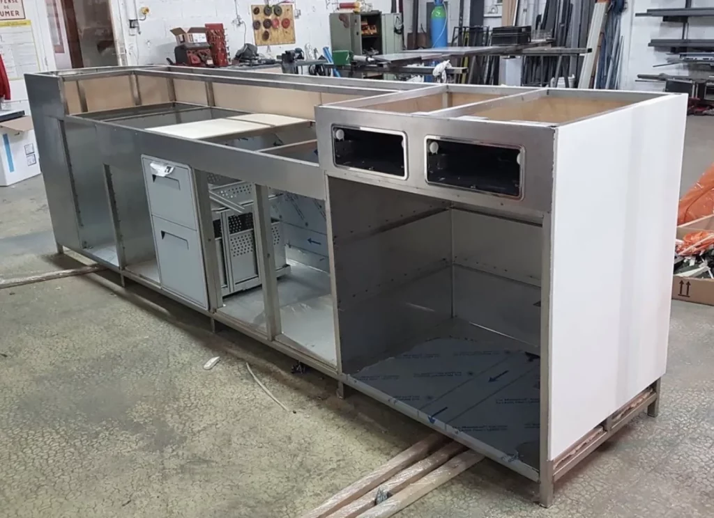 Conception d'un bar en inox à Lyon