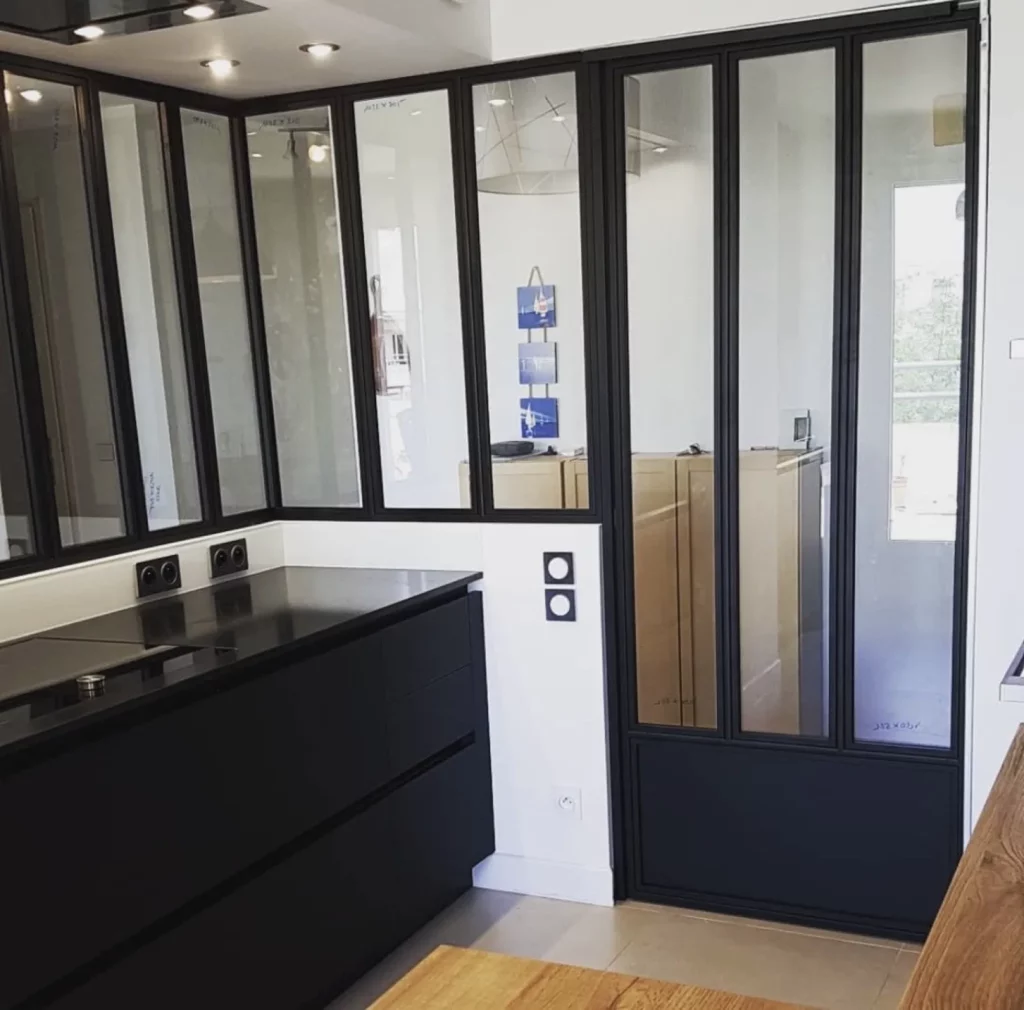 Conception d'une porte verrière à Lyon 5