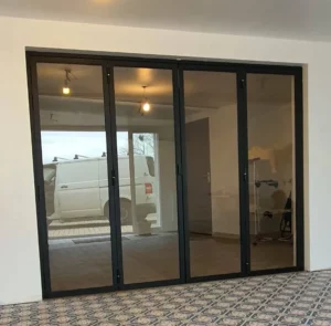 Conception d'une porte verrière accordéon à Saint Cyr au Mont d'Or