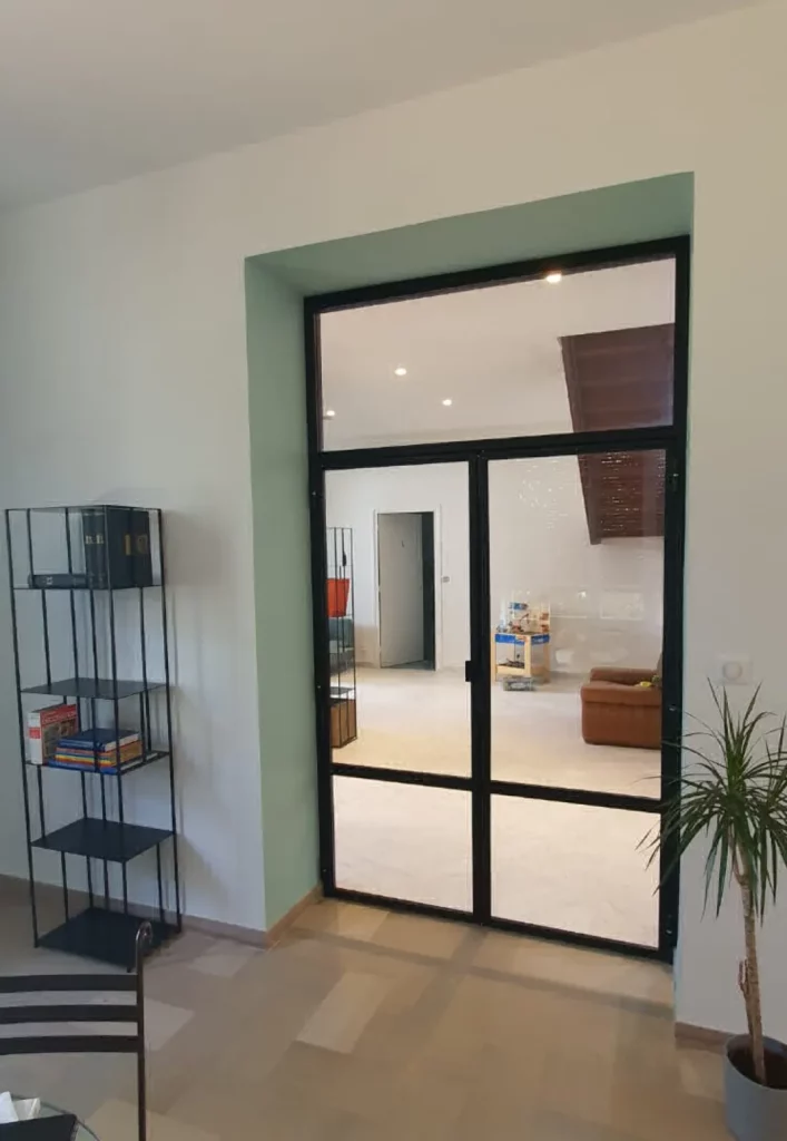 Création de porte verrière en métal à Lyon