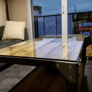 Création de table basse en métal et en verre dans le Rhône