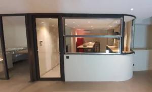 Entreprise artisanale de fabrication de verrière en métal sur mesure pour particuliers et professionnels à Bron