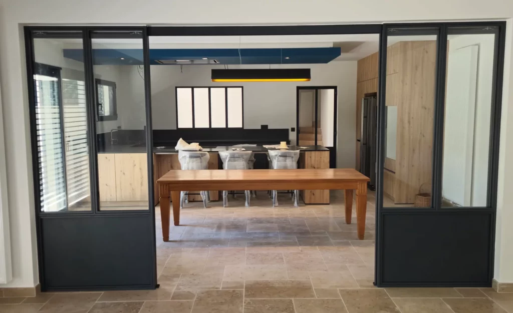 Entreprise artisannale de métallerie spécilisée en fabrication de verrière coulissante à ambérieu