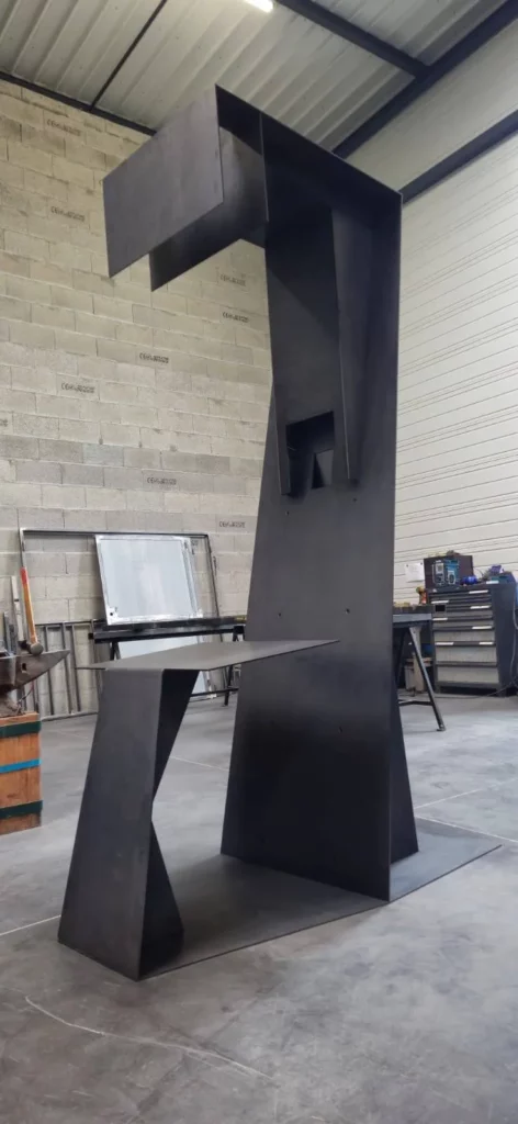 Fabrication d'objet et de mobilier sur mesure en métal à Balan