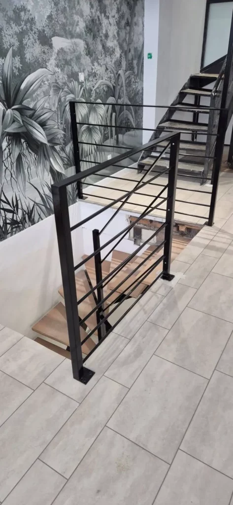 Fabrication d'une mezzanine avec garde-corps et escalier métallique à Lyon